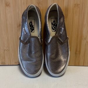 Vans women’s Metallic Slip-On Sneakers - Shimmering silver